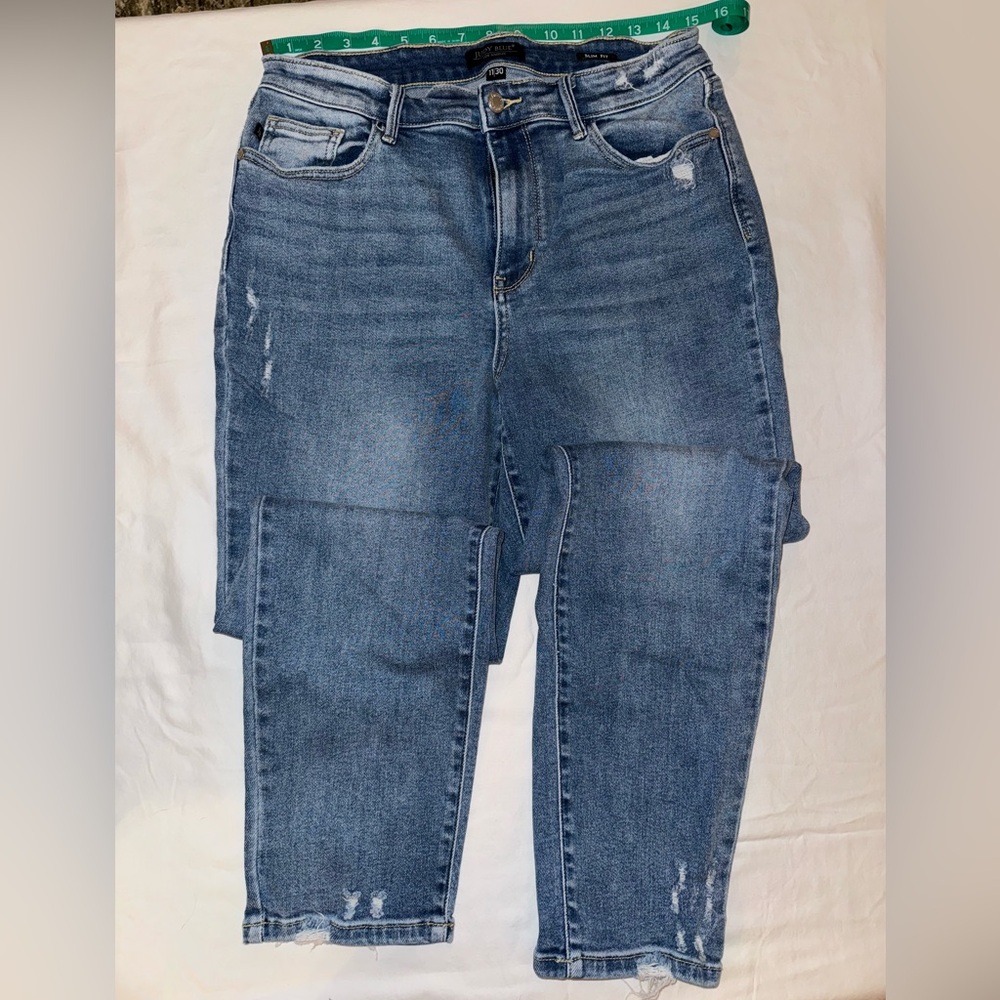 Like New Size 11/30 Judy Blue Slim Fit SATURDAY MORNING HIGH RISE SLIM FIT